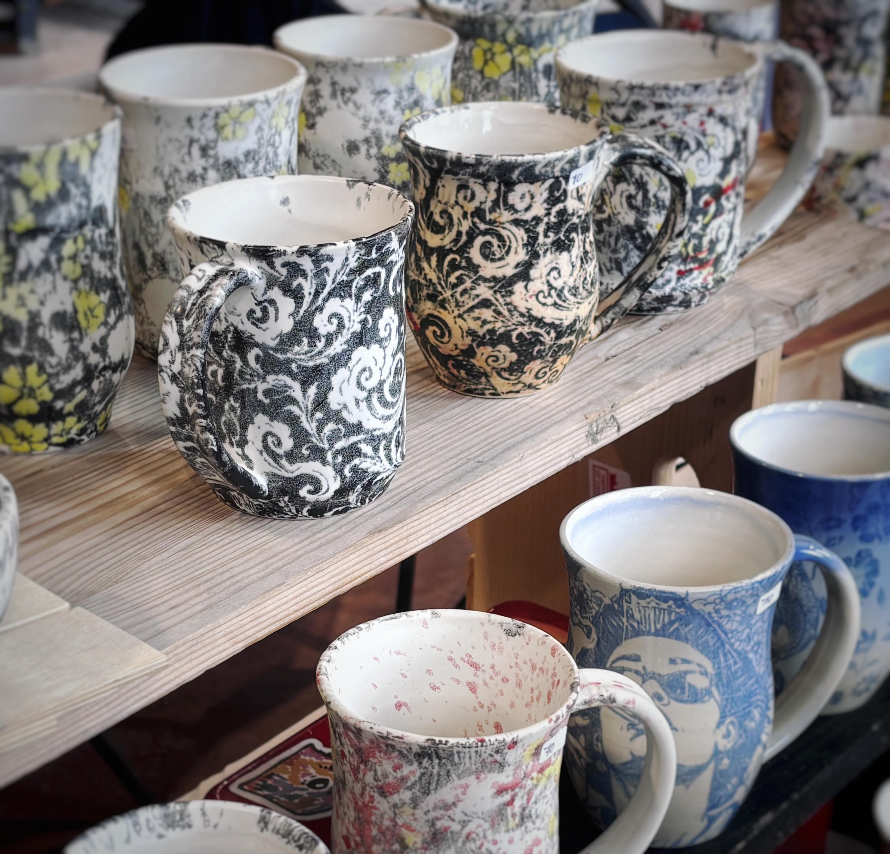 come buy pottery today :) here till 4pm
details last pic